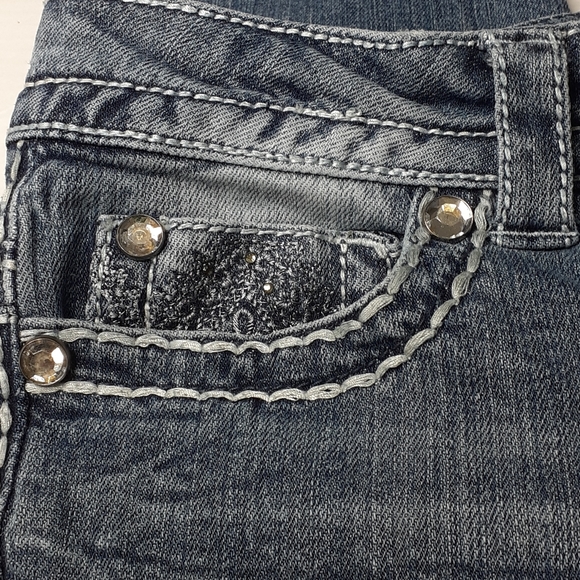 Paisley Sky Distressed Jean Capris Size 0 - Picture 10 of 16